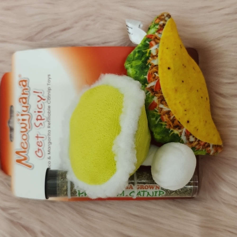 Brand New "MEOWIJUANA" RE-FILLABLE CATNIP TOY